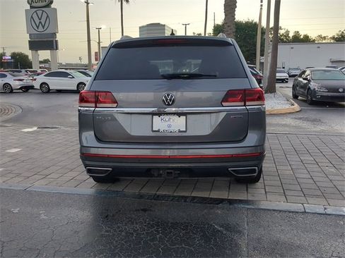 Certified 2022 Volkswagen Atlas SEL image 5