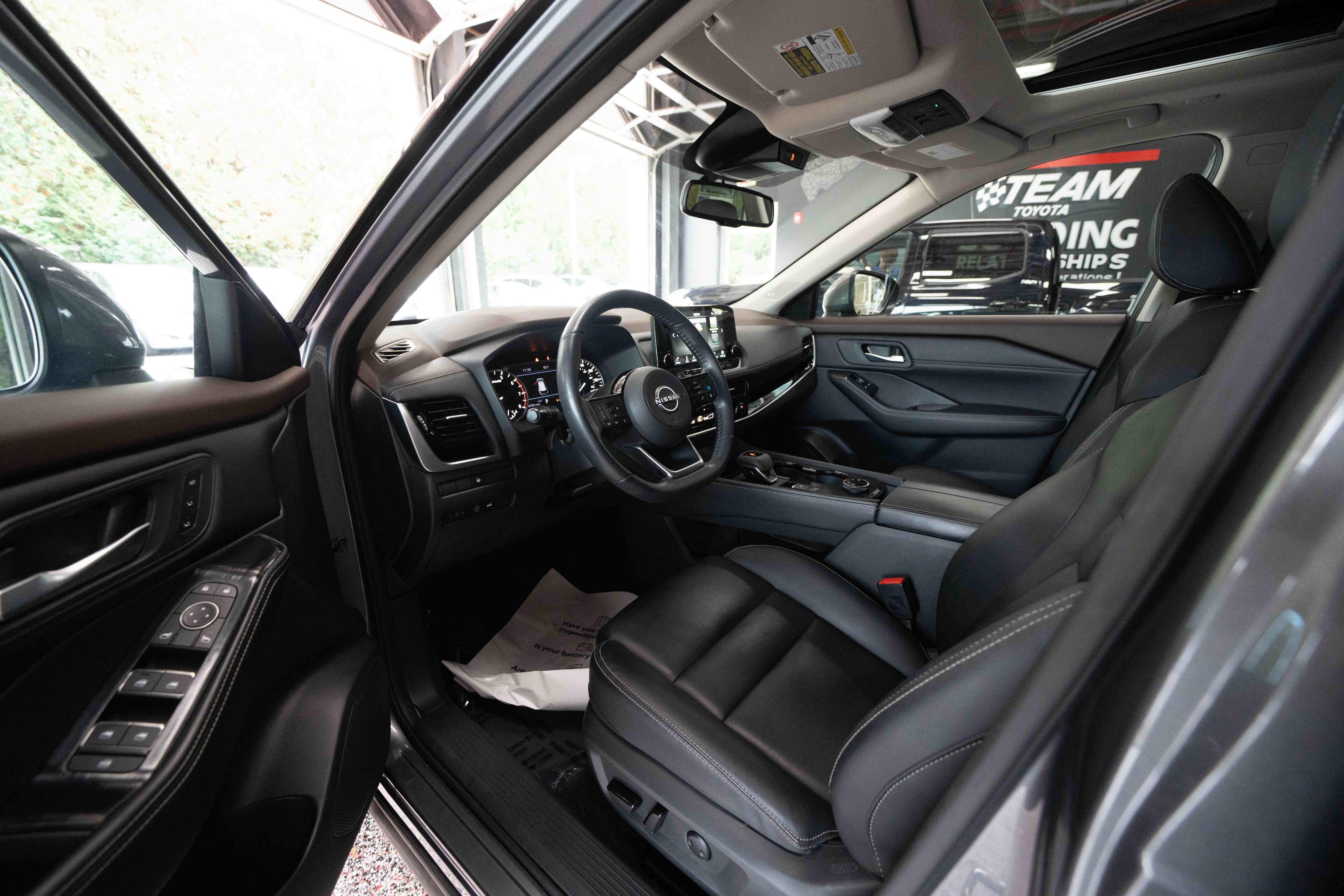 Used 2023 Nissan Rogue SL w/ SL Premium Package AWD/4WD image 8