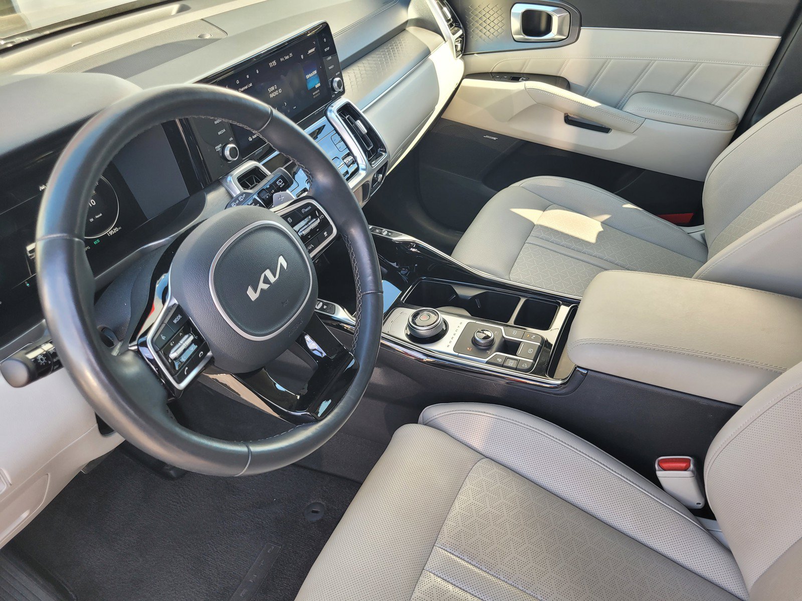 Used 2023 Kia Sorento SX Prestige w/ Panoramic Sunroof Package AWD/4WD image 19