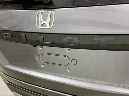 New 2025 Honda Pilot EX-L image 8