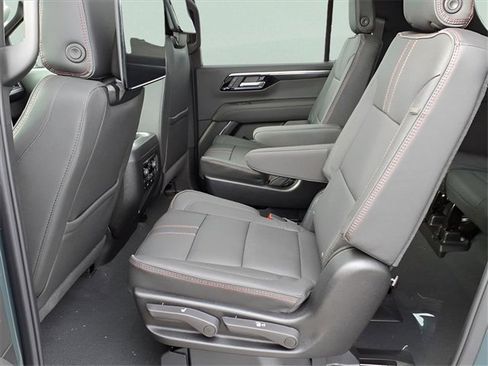 New 2026 Chevrolet Suburban RST image 19