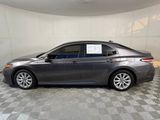 Used 2020 Toyota Camry LE image 3