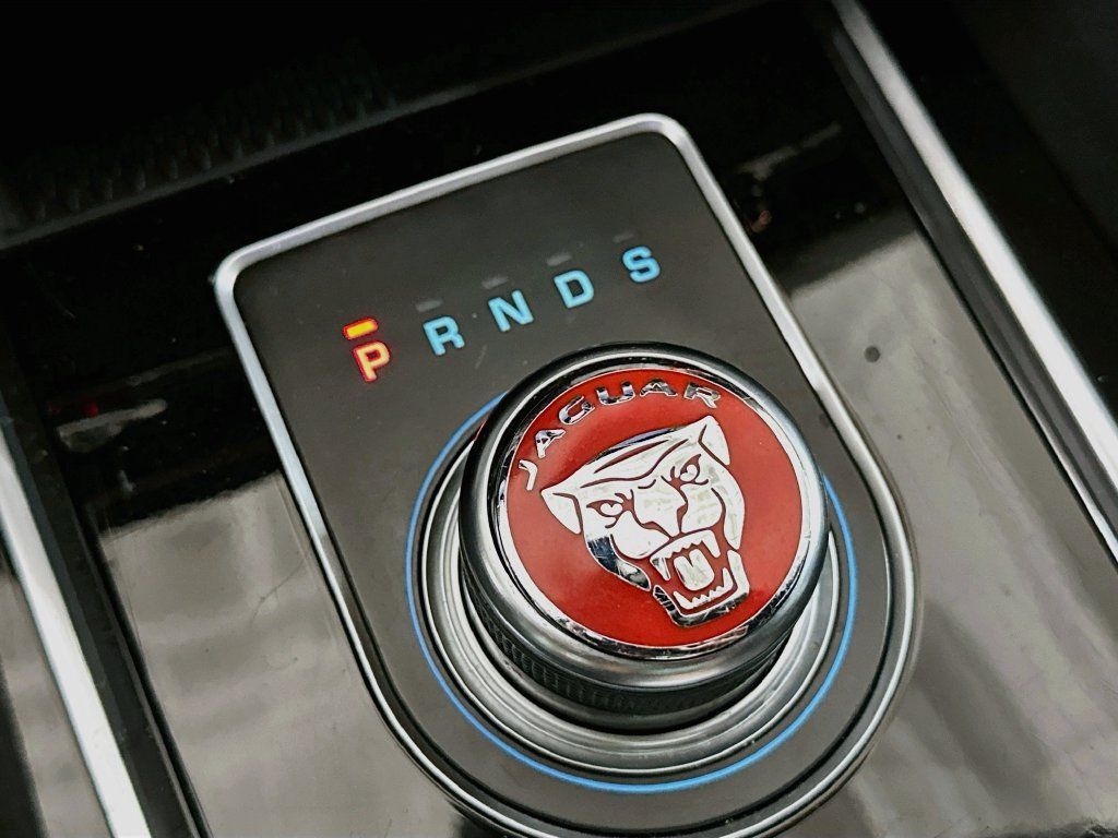 Used 2020 Jaguar F-PACE Premium AWD/4WD image 18