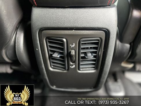 Used 2025 Dodge Durango GT RWD image 14