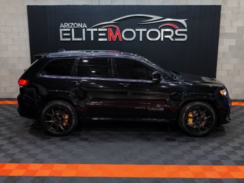 Used 2018 Jeep Grand Cherokee Trackhawk AWD/4WD image 10