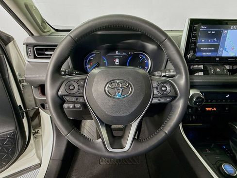Used 2020 Toyota RAV4 Limited image 11