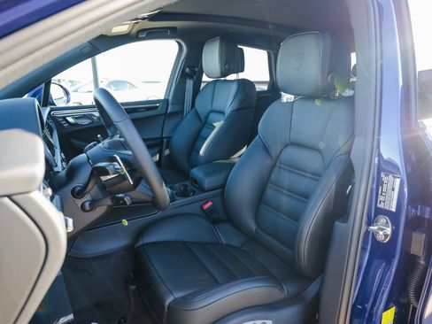 New 2026 Porsche Macan S image 5