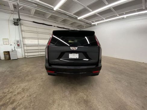Used 2022 Cadillac Escalade Sport Platinum image 5