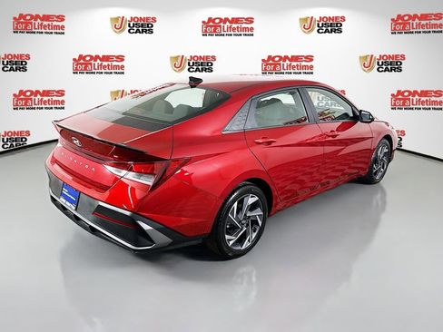 Certified 2025 Hyundai Elantra Sport image 15
