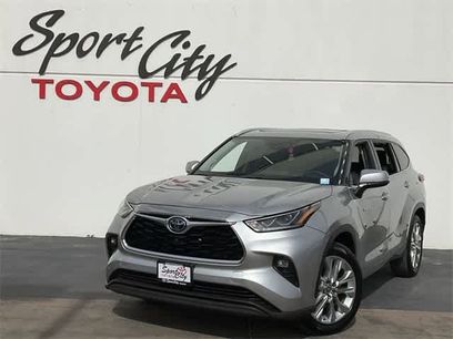 Used 2021 Toyota Highlander Limited