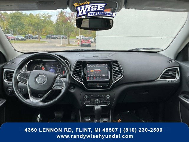 Used 2019 Jeep Cherokee Limited AWD/4WD image 17