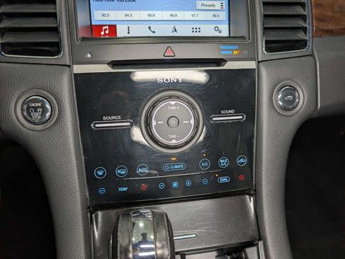 Used 2019 Ford Taurus Limited AWD/4WD image 26