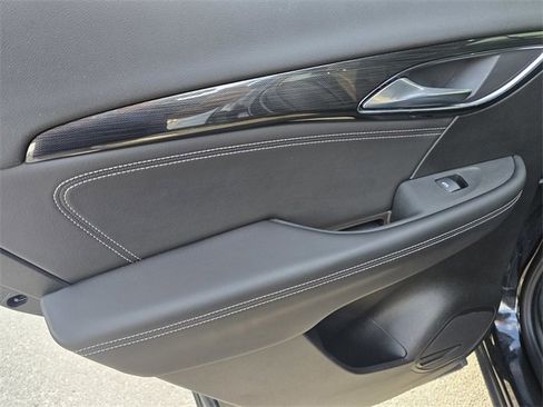 Used 2023 Buick Envision Essence image 13