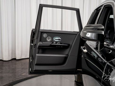 Used 2022 Rolls-Royce Phantom Sedan image 44