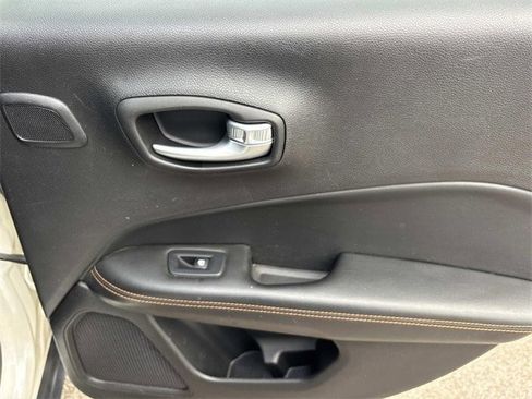 Used 2018 Jeep Compass Limited w/ Navigation Group image 20