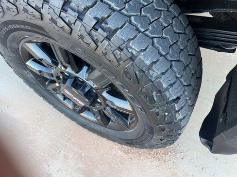 Used 2025 GMC Sierra 3500 AT4 w/ Technology Package image 8