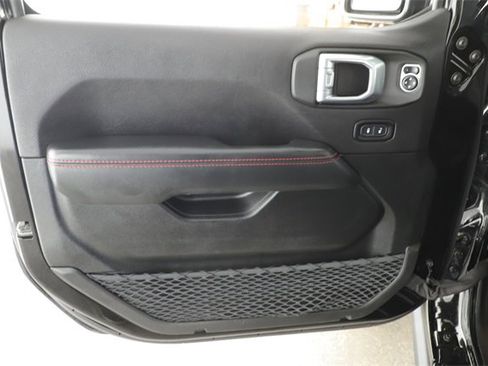 Certified 2022 Jeep Wrangler Unlimited Rubicon w/ Cold Weather Group image 8