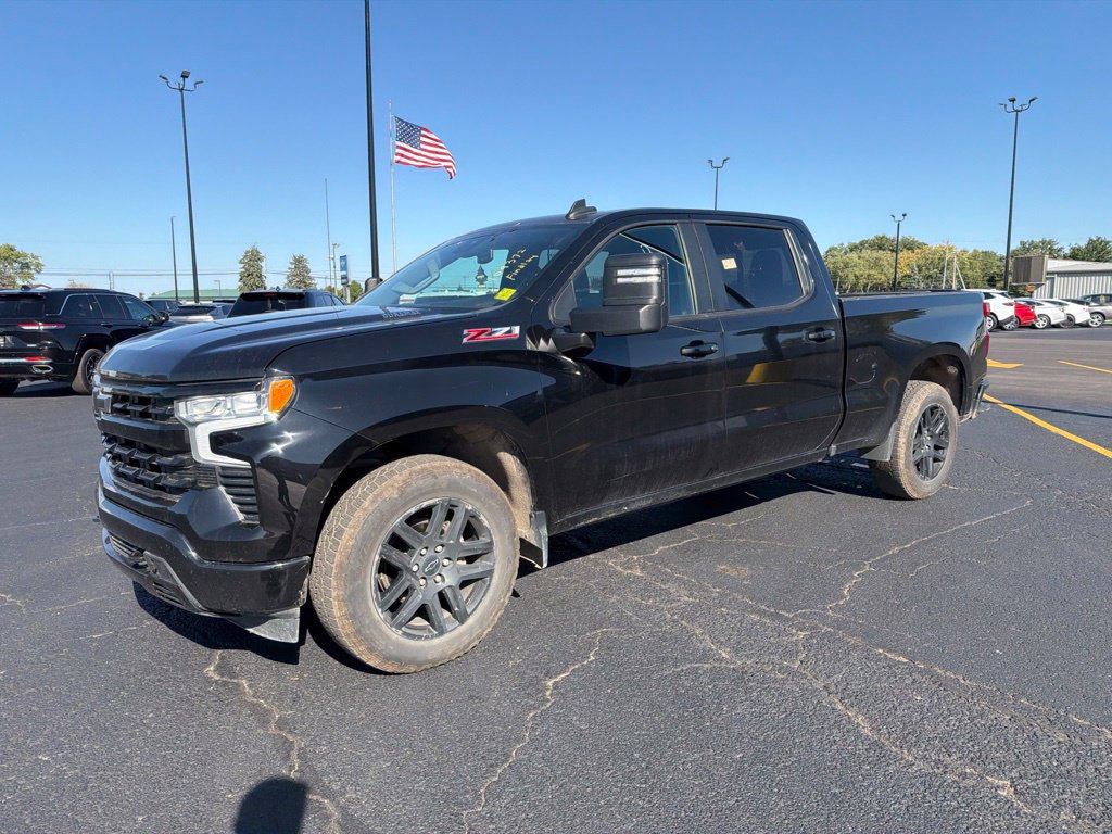 Used 2024 Chevrolet Silverado 1500 RST w/ Convenience Package II AWD/4WD image 3