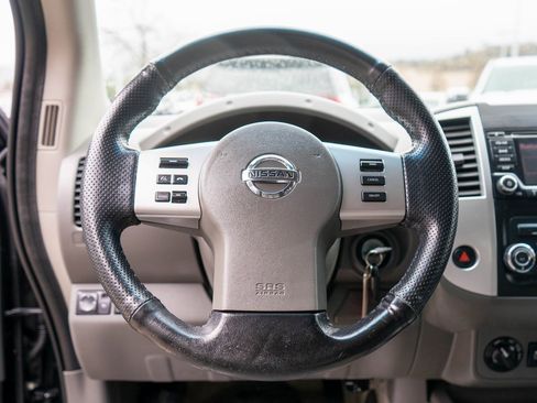 Used 2018 Nissan Frontier SV image 14