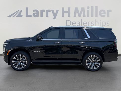 Used 2026 Chevrolet Tahoe High Country AWD/4WD image 2