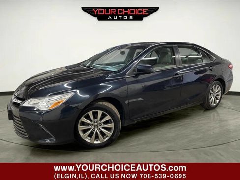 Used 2017 Toyota Camry XLE w/ Moonroof Package image 3