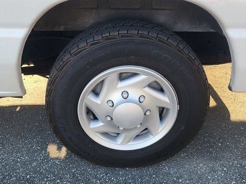 Used 2013 Ford E-150 and Econoline 150 image 6