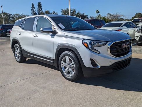 Used 2021 GMC Terrain SLE image 2