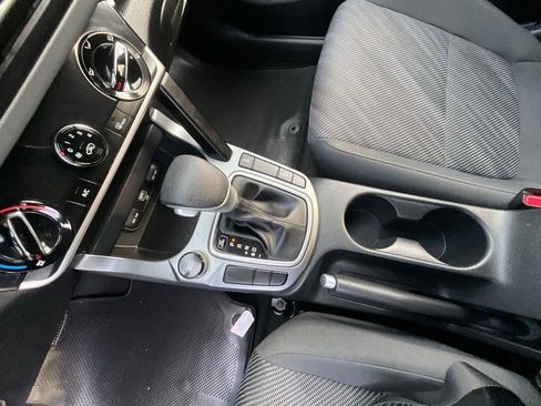 Used 2023 Kia Seltos LX image 19