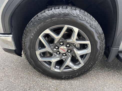 Used 2023 GMC Sierra 1500 SLT w/ SLT Convenience Package image 9