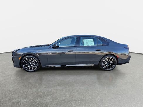 New 2026 BMW 740i image 8