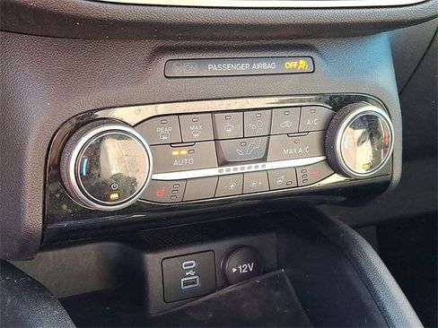 Used 2022 Ford Escape SE w/ SE Sport Appearance Package image 15