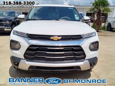 Used 2023 Chevrolet TrailBlazer LT w/ Convenience Package FWD image 11