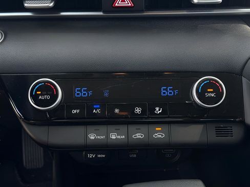 Used 2023 Hyundai Elantra SEL FWD image 30