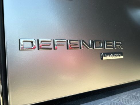 Used 2022 Land Rover Defender 110 X-Dynamic HSE image 40