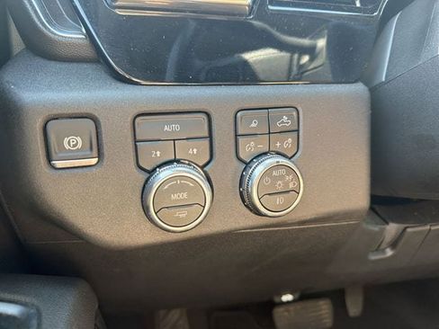 Used 2026 GMC Sierra 1500 SLT AWD/4WD image 35