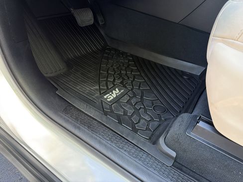 Used 2024 Jeep Grand Cherokee Limited w/ Luxury Tech Group II image 17