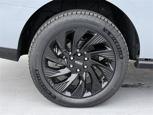 New 2025 Lincoln Navigator Reserve w/ Jet Appearance Package image 4