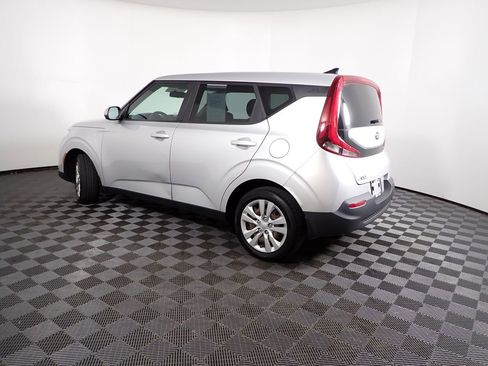 Used 2020 Kia Soul LX image 9