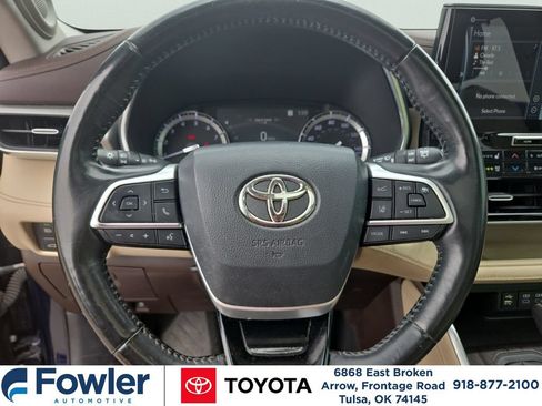 Used 2022 Toyota Highlander Platinum AWD/4WD image 19