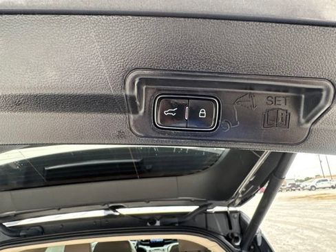 Used 2021 Ford Explorer XLT w/ Equipment Group 202A AWD/4WD image 24