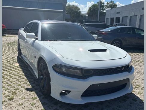 Used 2019 Dodge Charger Scat Pack w/ Plus Group RWD image 1