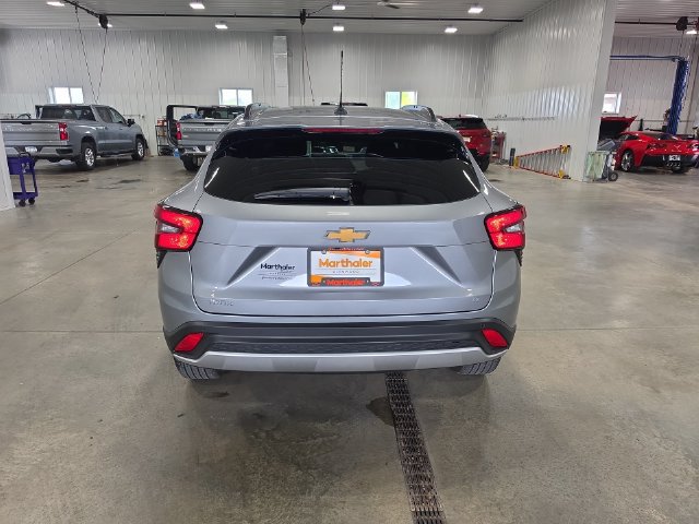 Used 2025 Chevrolet Trax LT w/ Driver Confidence Package FWD image 7