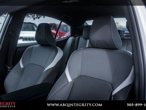 Used 2025 Toyota Camry SE image 13