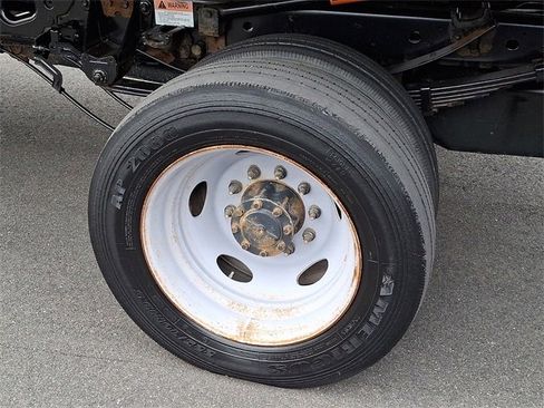 Used 2019 Ford F450 XL w/ Snow Plow Prep Package image 12