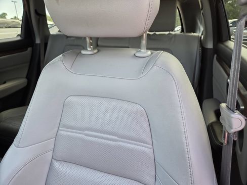 Used 2019 Honda CR-V Touring image 19