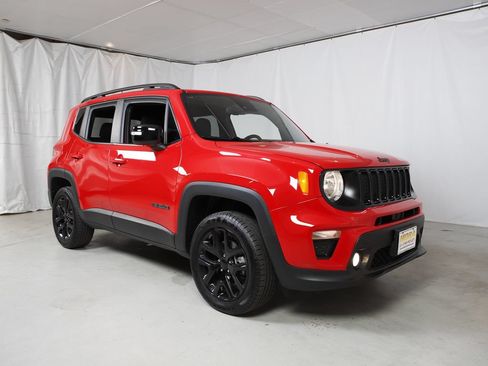Used 2022 Jeep Renegade Altitude w/ Convenience Group AWD/4WD image 11