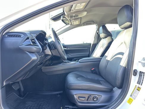 Used 2024 Toyota Camry XSE image 9