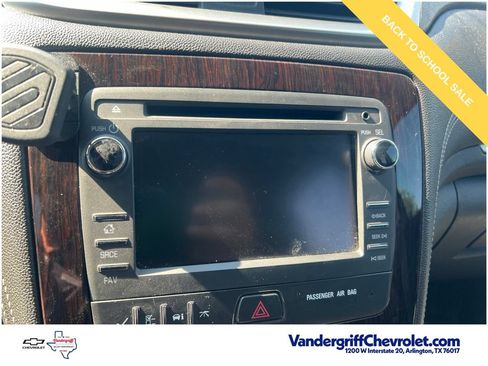 Used 2015 Chevrolet Traverse LT w/ Style and Technology Package FWD image 14