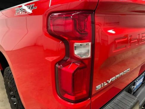 Used 2021 Chevrolet Silverado 1500 LT Trail Boss w/ Bed Protection Package AWD/4WD image 7
