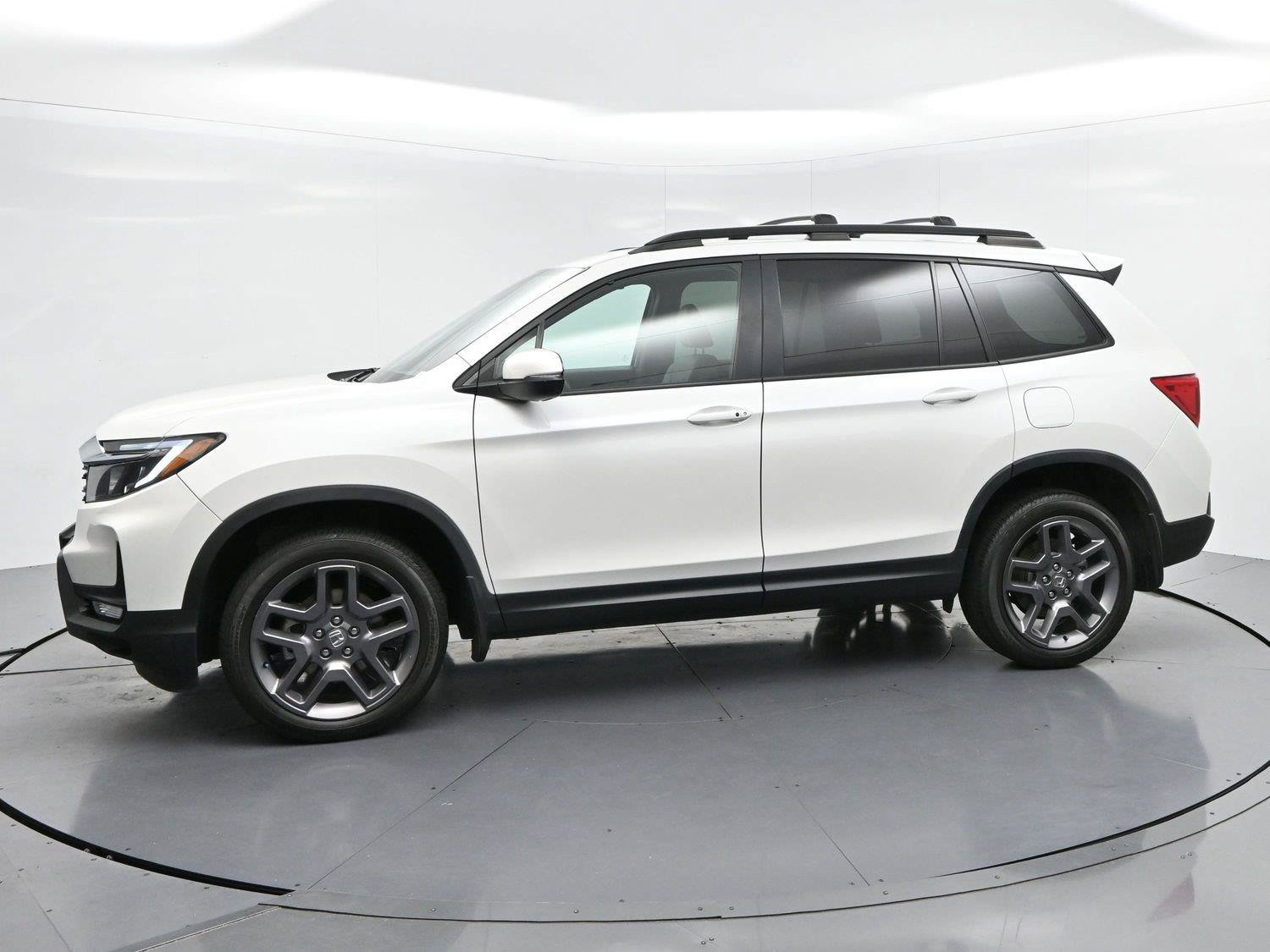 Used 2023 Honda Passport EX-L image 4